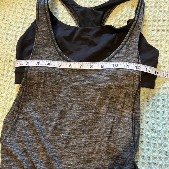 Lululemon Heathered Gray / Black On Track Singlet Tank Size 8 - Picture 11 of 12